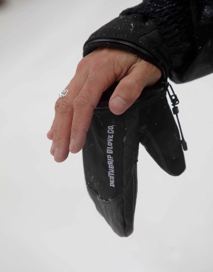 Deathgrip Werewolf Mitt 2026 | Black