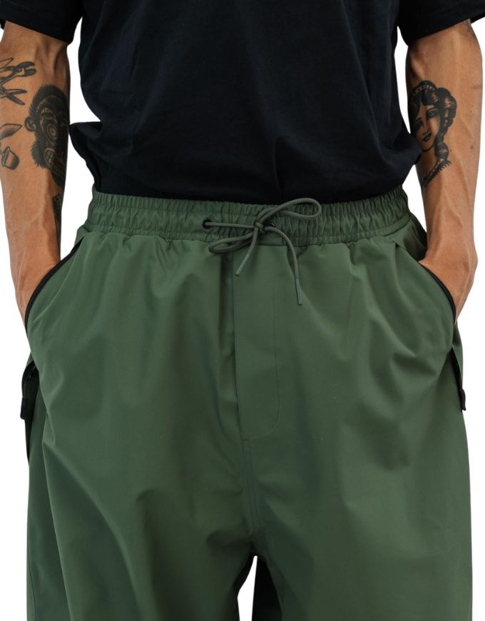 Beyond Medals Park Pants 2026 | Dark Green