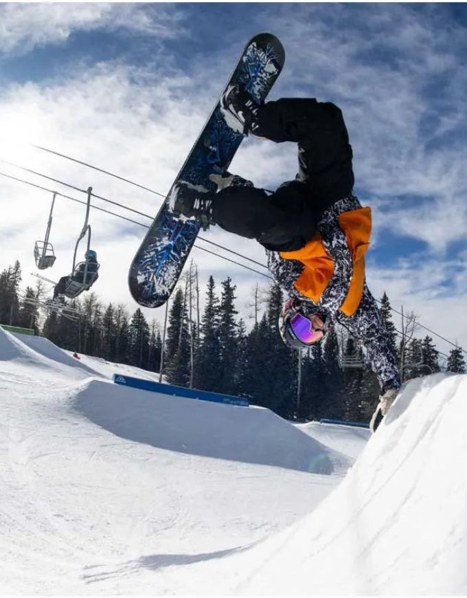 GNU Gloss Women's Snowboard | 2027