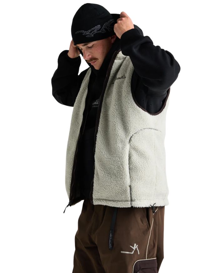 Yuki Threads Mobbin Reversible Vest 2026 | Chocolate