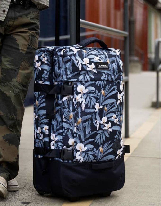 How to Pack Your Snowboard Bag for an Overseas Trip