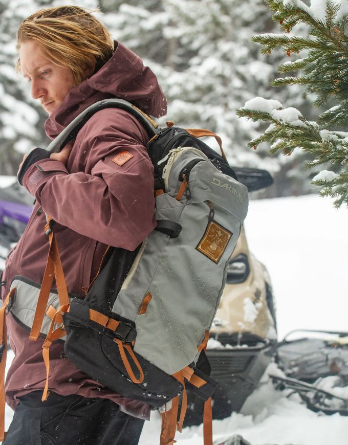 Dakine Poacher 22L Backpack 2026 | Red Gerrard