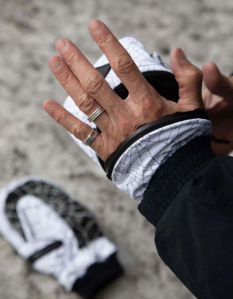 Deathgrip Ghoul Mitt 2026 | Web