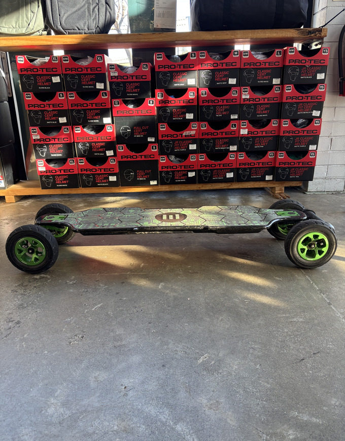 Evolve Diablo Carbon Green Mainframe Electric Skateboard All-Terrain | Ex Demo