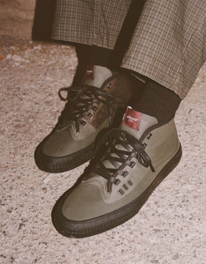 Globe Gilette Mid Shoe | Dark Olive/Black